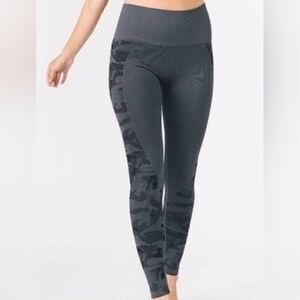 Zyia seamless grey camo leggings